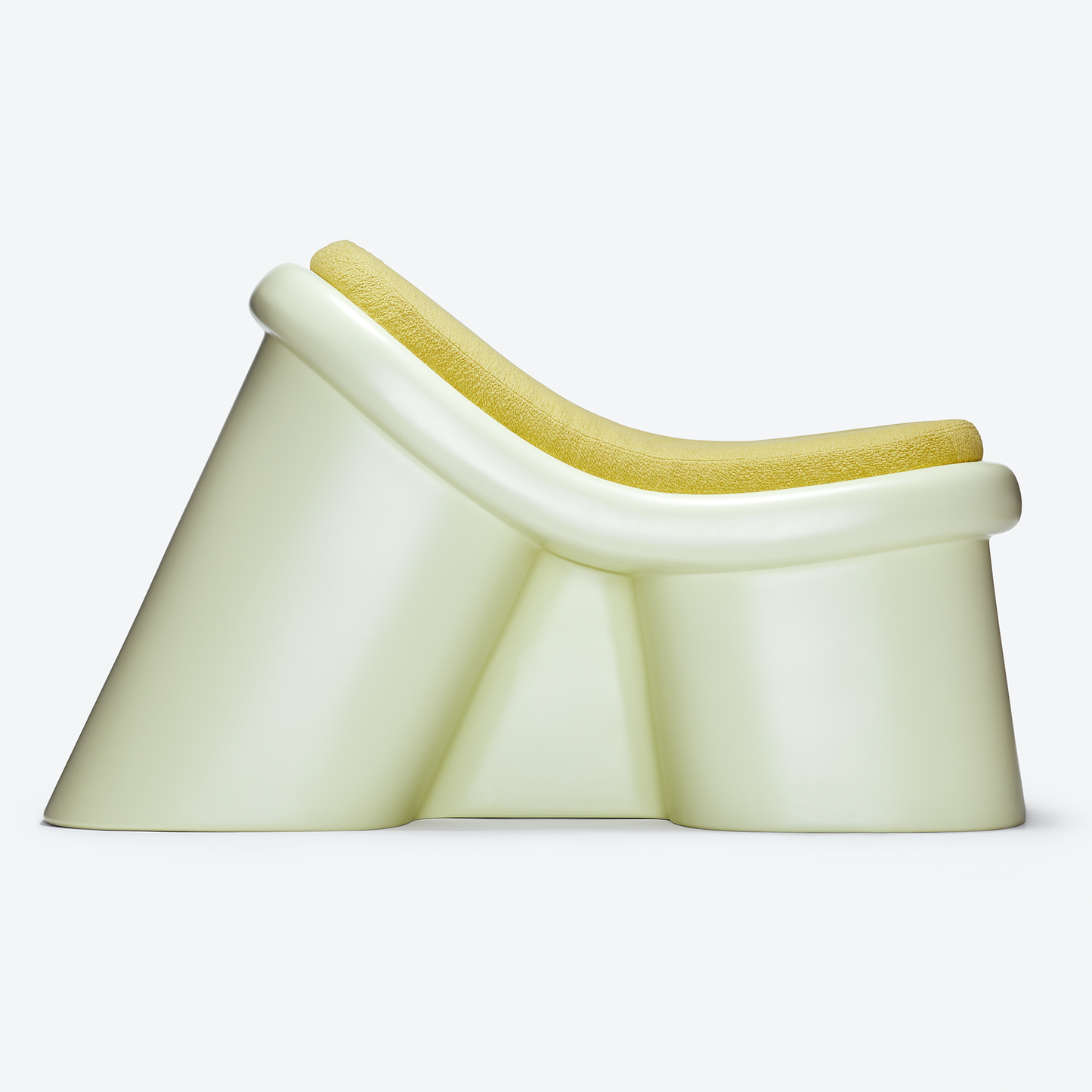 Capsule Chair (Eggshell)